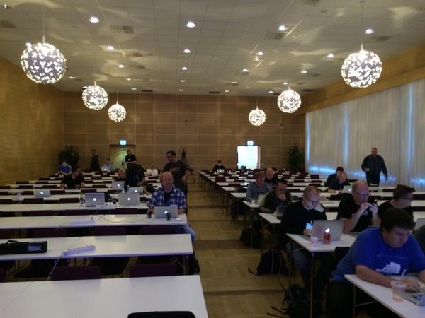 HaraldMonihart's tweet image. About to go onstage with @head_min #macsysadmin