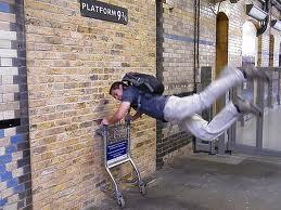 Movaway's tweet photo. Londres, une ville si différente !
#London #kingscross #voieneuftroisquart #somemagic http://t.co/B4vD3Y0M24