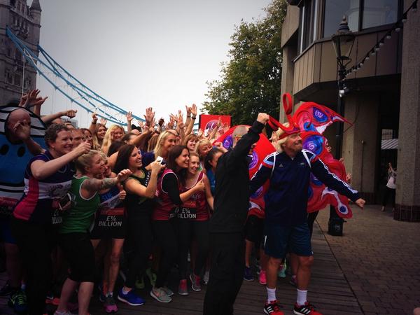 LondonMarathon's tweet photo. Say cheese! @richardbranson has arrived to join in the celebrations with our charity runners. http://t.co/vW2uFCvcFh