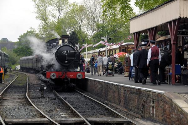 KandESRailway's tweet image. 2 more days of #Pensioners #Treat take advantage of #discounted rail travel £10 per ticket! Go on treat yourself!