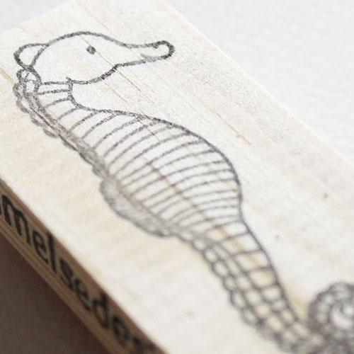 LindiMelse's tweet image. Allerlei soorten stempels kun je vinden in mijn shop. Ook dit zeepaardje vind je daar :) etsy.com/nl/shop/LindiM…