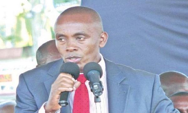 Sen <a href="/KimaniWamatangi/">Hon Kimani Wamatangi</a> wants disciplinary action taken against <a href="/KiambuCountyGov/">Kiambu County Kenya.</a> absentee worker 
bit.ly/1ma3YES
