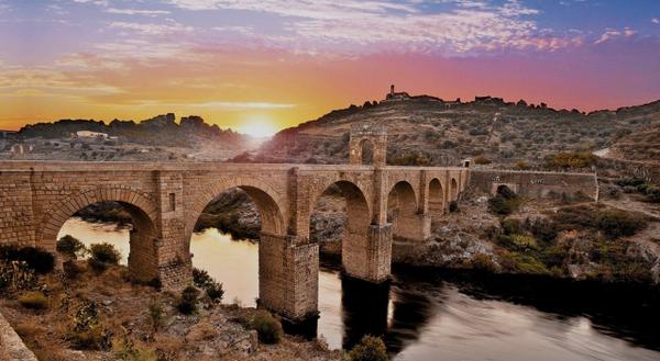 Declaran el Puente Romano de Alcántara (Cáceres,@Extremadurismo) el rincón más bonito de España en 2014 ¡Enhorabuena!