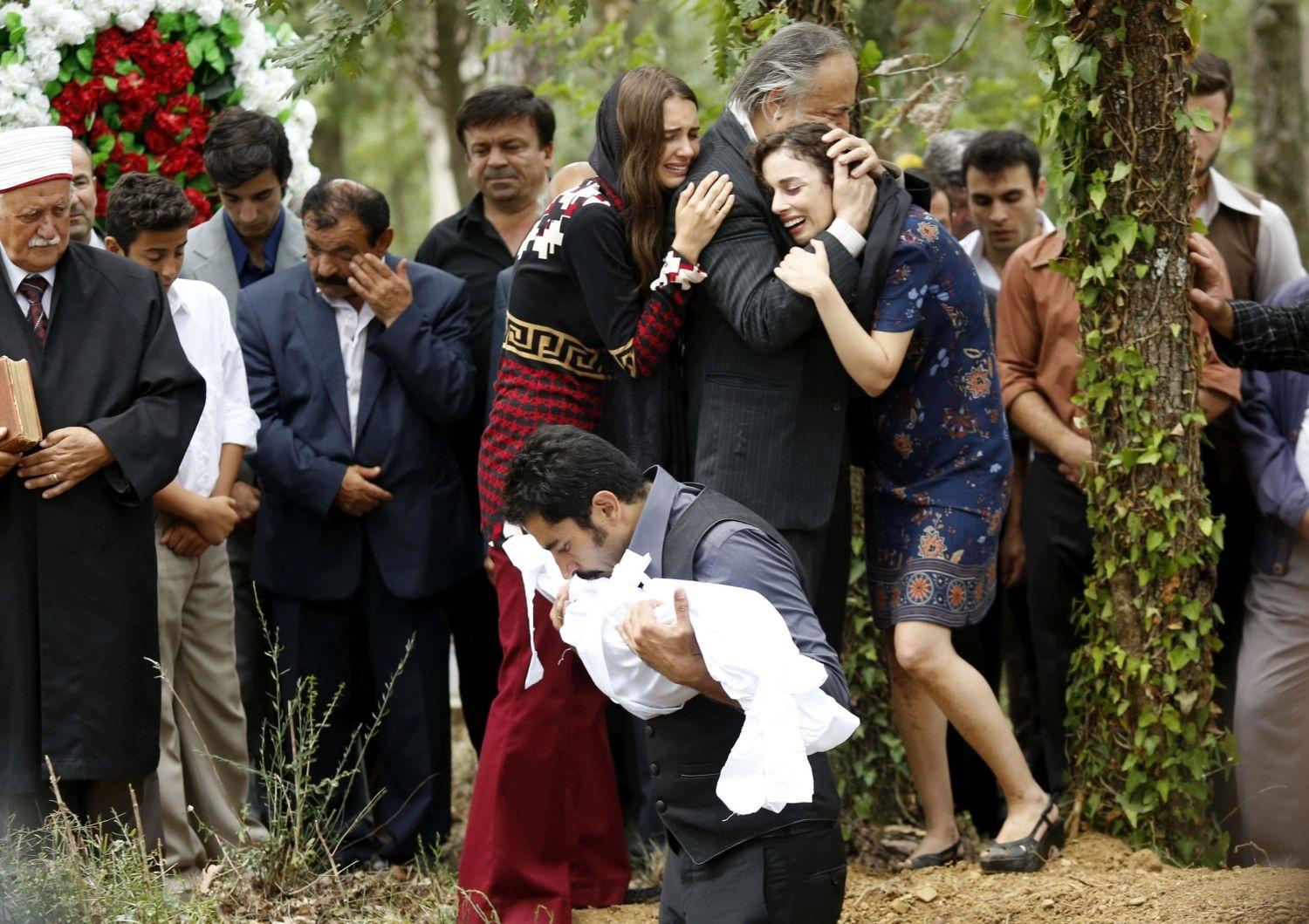 Bxugb_JCAAAWnT-.jpg:large