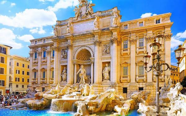 Fontana di Trevi #Roma e il rito di lanciare la monetina nella fontana #iwannabethere bookesia.com