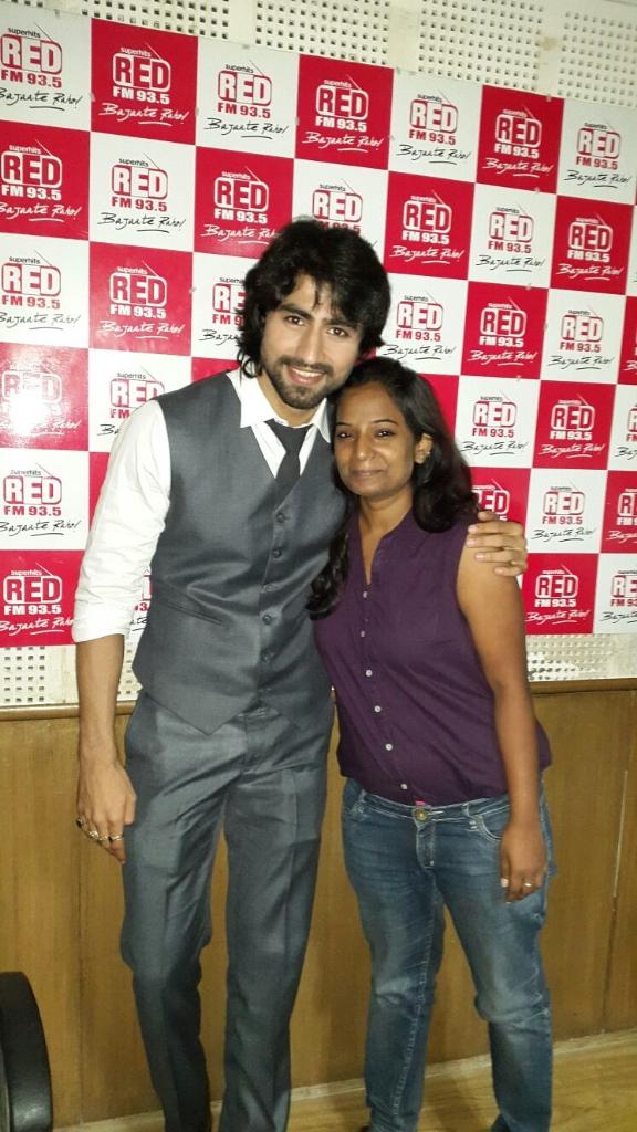 FcHamsafar's tweet photo. " @ShrutiRedFm: Wid @ Harshad chopda <3 <3 #Humsafars #Sony at #REDFMLUCKNOW http://t.co/MbRR5AzsW0