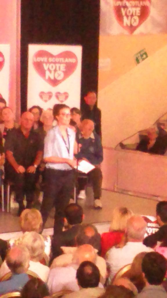 Trainee surgeon Vikki calling out the SNP on the NHS  #indyref