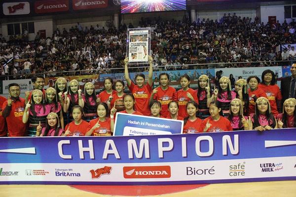 dblindonesia's tweet photo. Dan CONGRATS!, ini dia CHAMPION basket putri #HondaDBL2014 #EastJavaSeriesNorthRegion http://t.co/r8lLOuGDpz