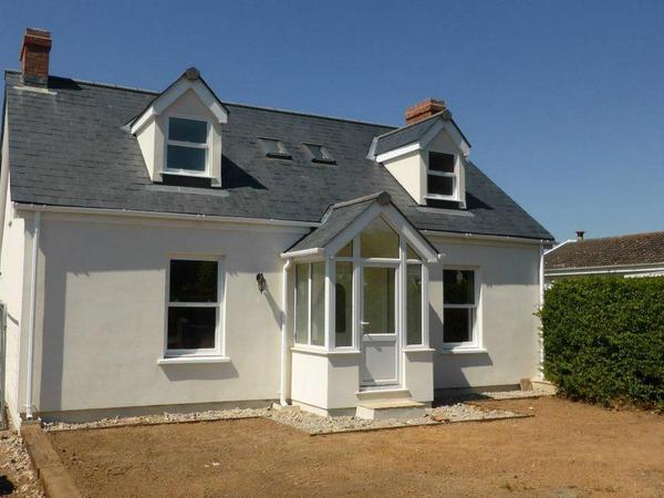 3/4 bedroom home with parking &amp; gardens in St Peters. £2,500 p.c.m. visit mawsoncollins.com