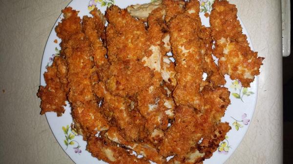 lmkg__'s tweet photo. Dorito crusted chicken fingers #Bomn http://t.co/qWxBC2Abee