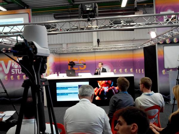 AgenceADeque's tweet image. Wow! À l' @ICSshow des startups se présentent  en visio à des investisseurs à Paris et San Francisco #ICSshow