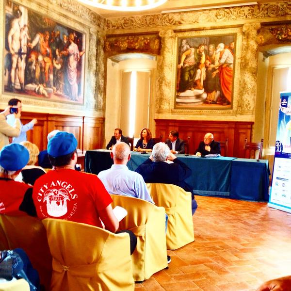 RikiCamo's tweet photo. Conferenza stampa SPORT in PIAZZA. #LibertasBrescia #comunediBrescia #regioneLombardia #expo2015 @CDO_BS http://t.co/V87Fsgiglg