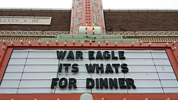 DScottFritchen's tweet photo. Varney's in Aggieville chimes in #AUBvsKSU http://t.co/doAi9zMTUg