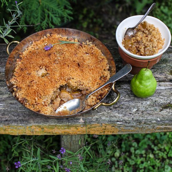 HighChair's tweet image. RT @simplebites: My fall gift to you: Extra-Crispy Pear-Lavender Crisp! simplebites.net/extra-crispy-p… #spon @KitchenAid_CA