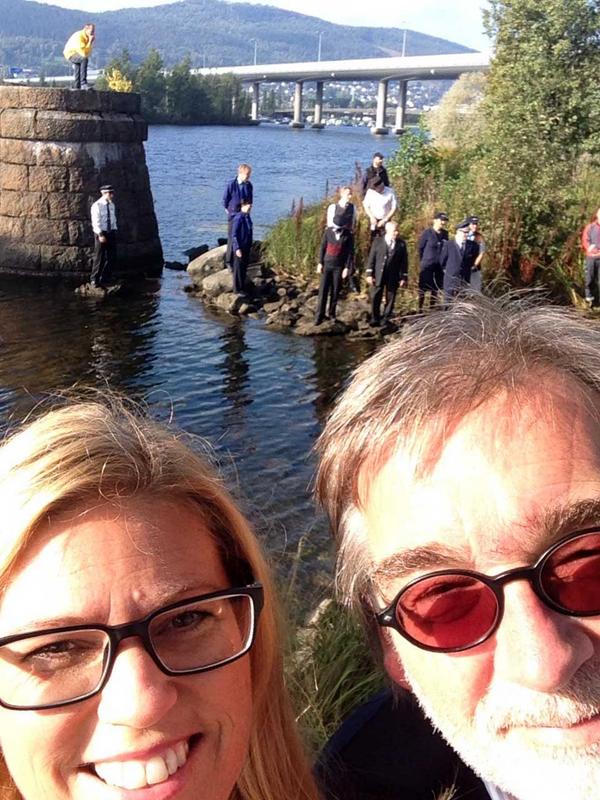 tibedrammen's tweet photo. Godt å komme seg ut av kontoret iblant. I dag har vi vært på fotshoot for Omdømmeprosjektet i #Drammen http://t.co/9Z3rE9ML1Z