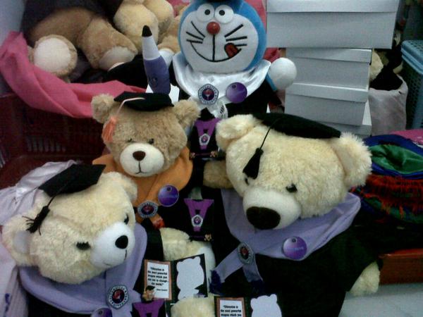 safitriratri24's tweet image. Lucuukk.. mauukk.. RT @infoGUNADARMA: cocok buat ngasih tmen,sahabat/ pacar oas wisuda cc @DollGradoll