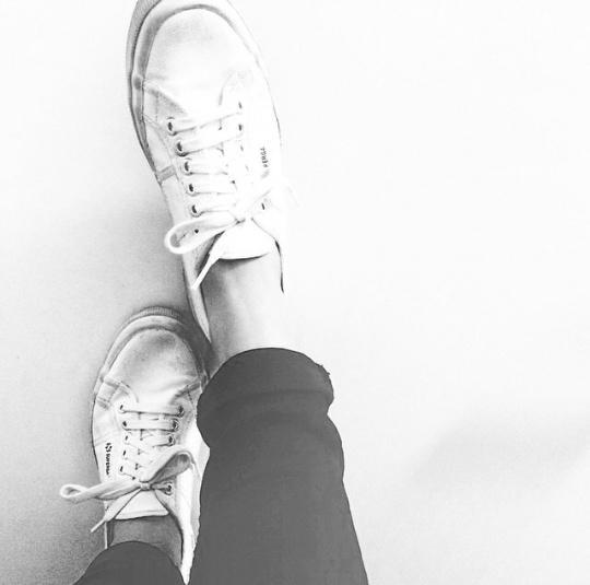OFFICIALiyyoona's tweet photo. 좋은 밤 http://t.co/9MjKWKVMpi