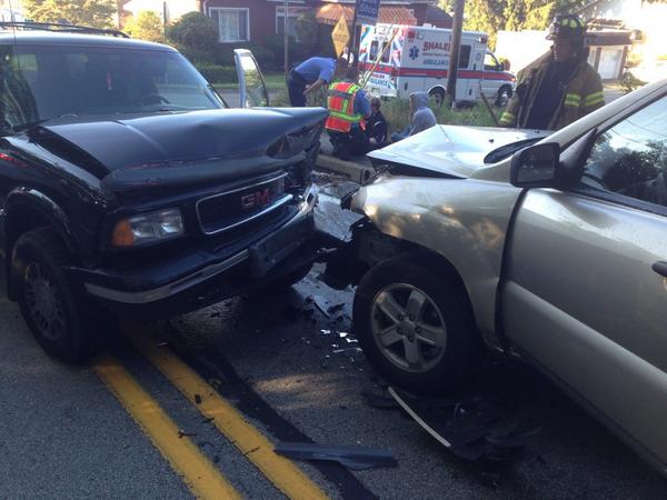johnklocko's tweet photo. UPDATE: All vehicles have been removed from the road, cleanup complete. Mt. Royal Blvd OPEN in both directions. #WPXI http://t.co/GRCFq9oDXg