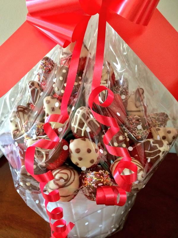 Getfruity's tweet photo. Yummy chocolate dipped strawberry bouquets being delivered2 Beaumont hospital and donabate hoping to send some cheer! http://t.co/9c3luehWE4