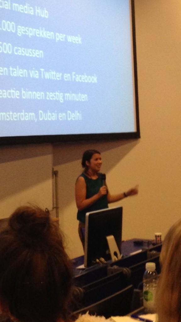 phcoebergh's tweet image. Topgastcollege van alumnus @rooszeegers over haar werk in webcareteam van een grote nationale luchtvaartmaatschappij