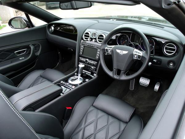 ADEHEATING's tweet image. “@LifeUnleaded: Luxury refined. The #Bentley event by @jct600 at @WynyardHall http://t.co/2fpyzfXvUQ” one day who knows 🙈