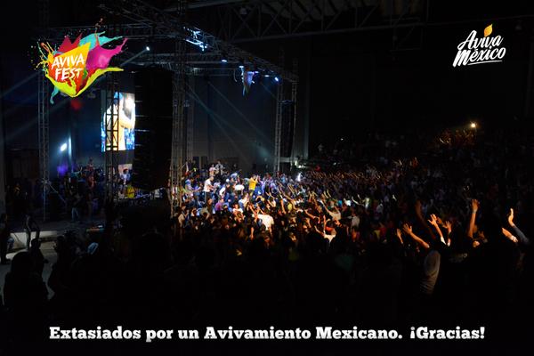avivamexico's tweet photo. A todos los Avivadores; queremos darles las gracias por su apoyo para el #AF014 se merecen un gran aplauso. Bosses. http://t.co/6cw0b03bfk