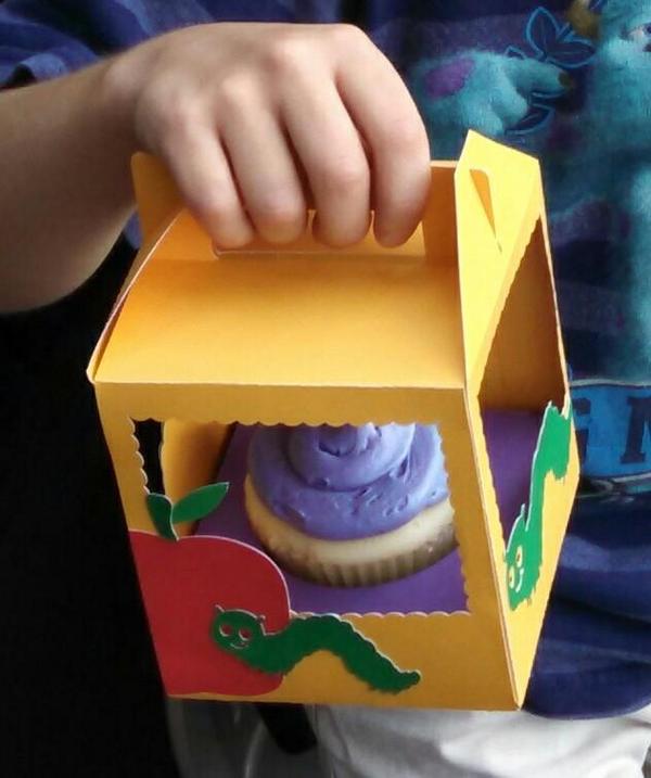 CraftingW's tweet image. Back to school cupcake!