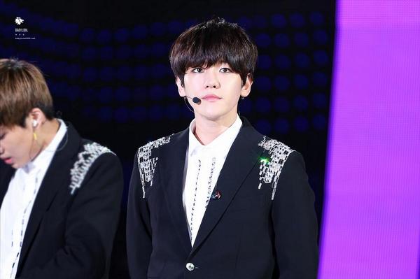 ByunBaekhyunID's tweet photo. [HQ] 140917 Baekhyun - Incheon Kpop Concert (3p) (cr: babylion) http://t.co/pTJdZTfxme http://t.co/IDfjUbcOG9