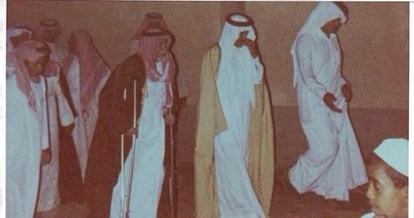 kaskhaled47's tweet photo. مشيك مع الطيب يكرمك تكريم
ويرقيك ضلع.ن عاليات. ن ركونه.
الشاعر / أحمد الناصر السكران يرحمه الله. http://t.co/Cpygz7LQ8c