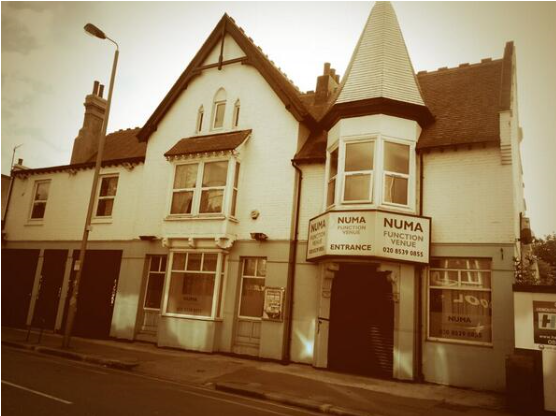 RT @geggly: Happy days of Leyton youth fade and die as Three Blackbirds pub demolished after 313 years in existence
