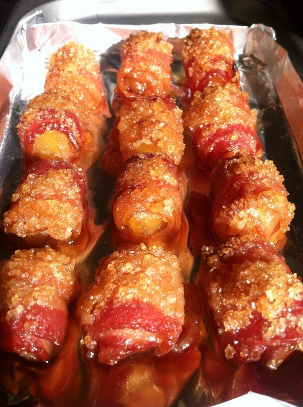 BaconPDX's tweet photo. Agree completely! #VisualTaste for You! “@KitchenSprout: Life is too short not to order the #bacon dessert” http://t.co/fJx0duDu5v
