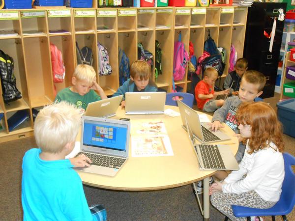 beth_ratty's tweet image. "Teaching in the Internet age means we must teach tomorrow’s skills today” Jennifer Fleming
K working on Chromebooks