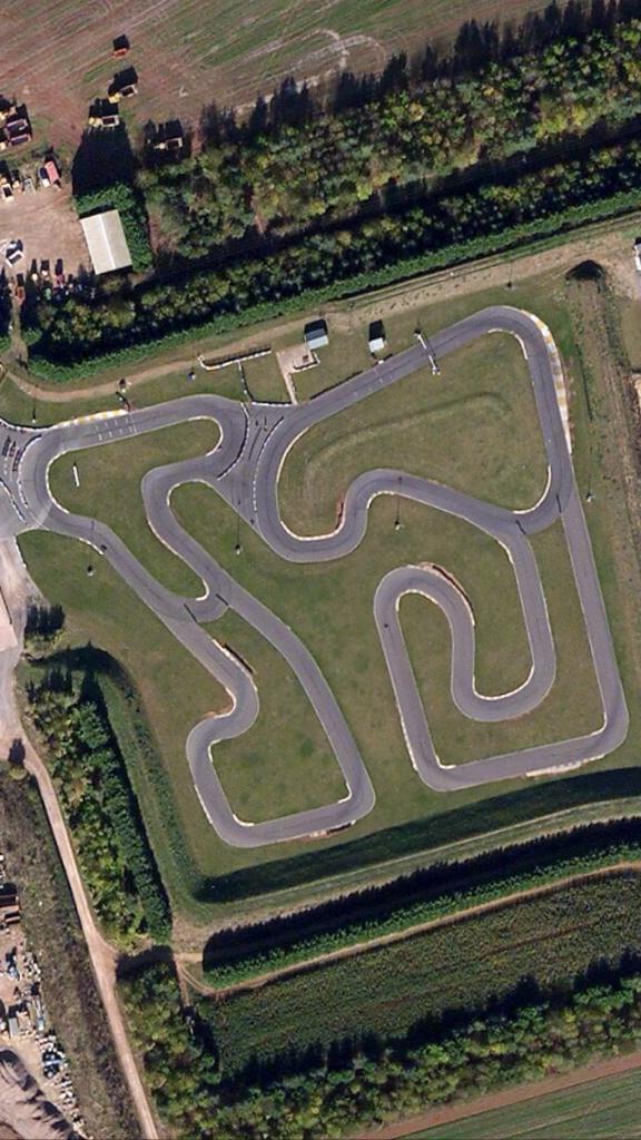 KartNetwork's tweet image. Well that was quick! @DWhitehouse88 getting todays #guessthetrack correct with Ancaster! #kartnetwork #karting