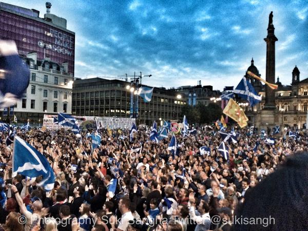 sukisangh's tweet image. Streets of Scotland are electric tonight! Another Scotland is coming!! Thousands at George Square! #indyref #VoteYes