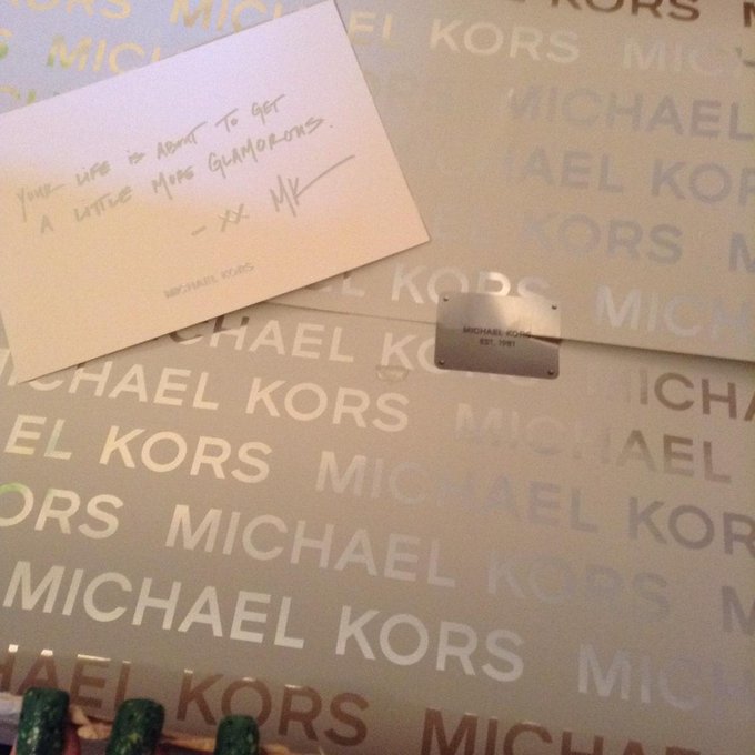 I love more #gifts coming my way thanks #michaelkors for spoiling me lol #boots #fashion http://t.co<a href="/tag/gifts"class="tags">#gifts</a><a href="/tag/michaelkors"class="tags">#michaelkors</a><a href="/tag/fashion"class="tags"><span>#fashion</span></a><a href="/tag/boots"class="tags"><span>#boots</span></a>