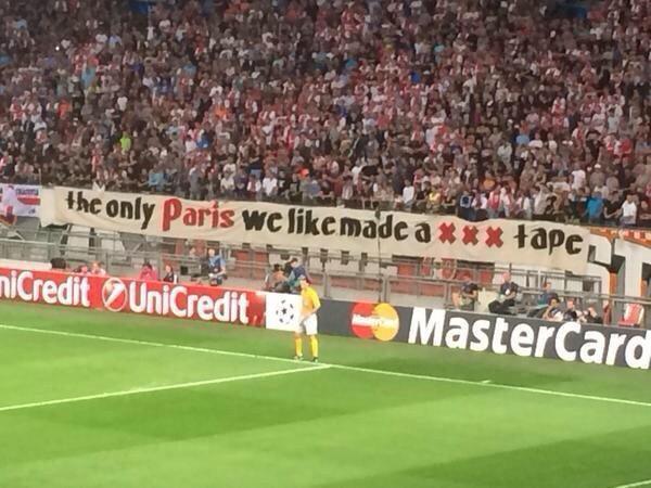UberFootbalI's tweet image. Ajax fans with a message for PSG..