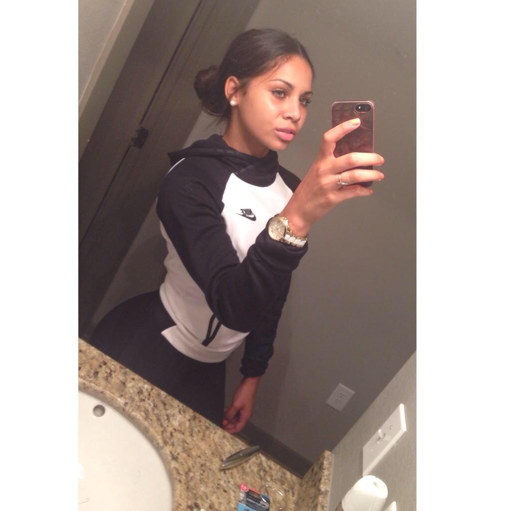 BxwqXYWCIAAwu5m.jpg:large