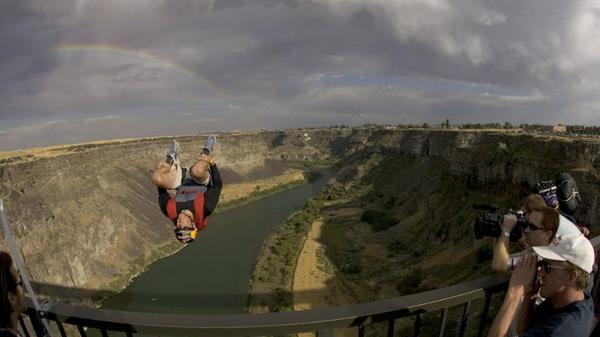 redbull's tweet image. "Wouldn't it be amazing to be able to do 5,000 BASE jumps?" 3,500 is a start: win.gs/1uHPr3h @miles_daisher