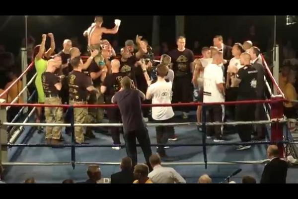 ROSSTHEBOSS_B's tweet photo. #FlyingWithEagles @26RLR @26RLR @Rhodesasbestos @PeterScott20 @UKFCA @BFNNutrition @mikelovett_pt @LiamKingEIS ๐ http://t.co/sxojIH6Kr8