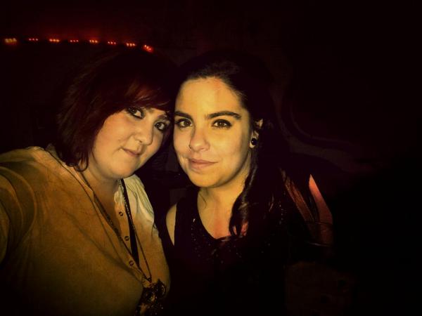 Bea91df's tweet photo. Muxisimas Felicidades @VictoriaLR8 pasa un gran diaaa y ya lo estamos celebrando jaja tq 😘😘😘 http://t.co/iTkEvfhJMt