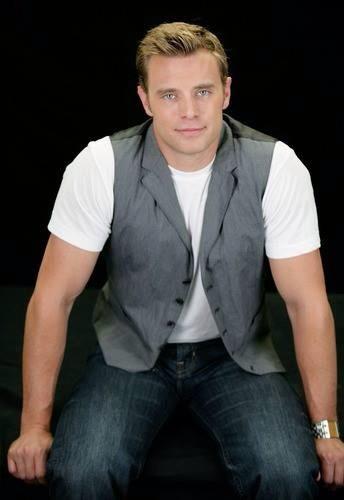 I wanna wish a happy 35th birthday 2 Billy Miller I hope he has a great day with his family & friends 
