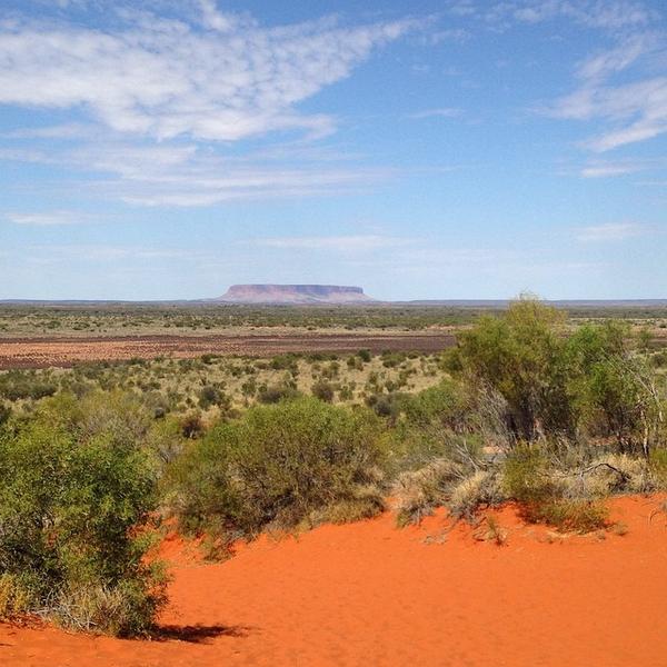 NT_Australia's tweet photo. Fooluru! Many visitors mistake #MountConner for Uluru. Whoops! Pic by @NikkiSweeney (IG) #NTaustralia http://t.co/vH7XUq8OPx