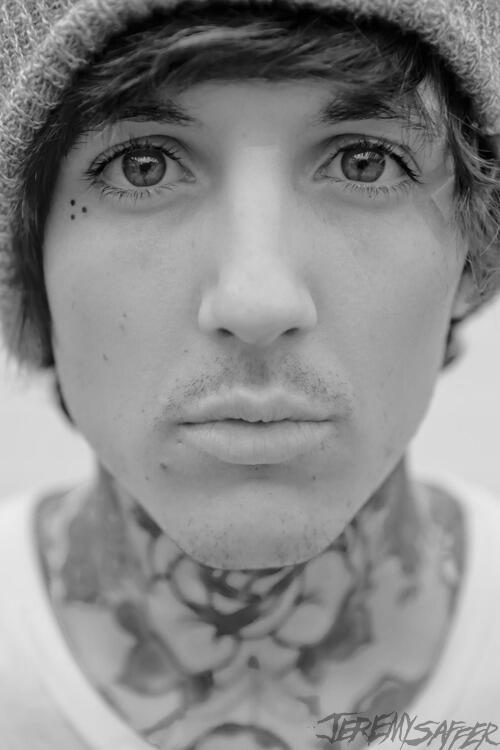 Avs On Twitter Ever Wondered What Oliver Sykes Three Dot Tattoo