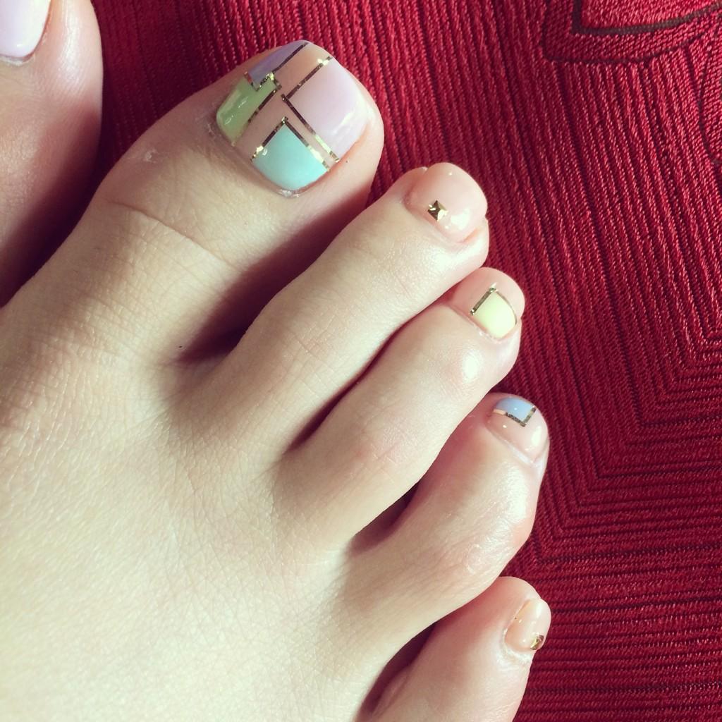 ダレノガレ明美 V Twitter 足のネイル変えたの O Roiの岩崎ちゃんにやってもらったよ かわいい お気に入り Http T Co Crzea7pv9e ダレノガレ明美 V Twitter 足のネイル変えたの O Roiの岩崎ちゃんにやってもらったよ かわいい お気に入り Http T Co Crzea7pv9e