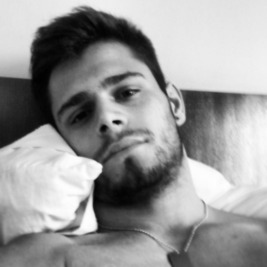 BxySh0OIAAAtMgB.jpg:large