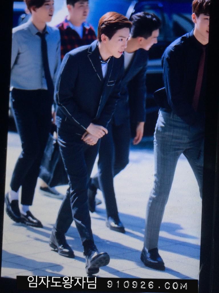 BxyiRFcCIAA2moc.jpg:large