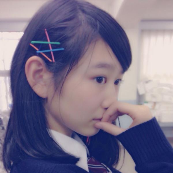 岡本夏美 V Twitter 今日のヘアアレ 分け目を変えてワンレン風に ピンを適当に ぺぺぺ って横につけます 分け目を変えるだけで 雰囲気がかわるから イメチェンになるよ 723ヘア Http T Co 0ge9kittnw
