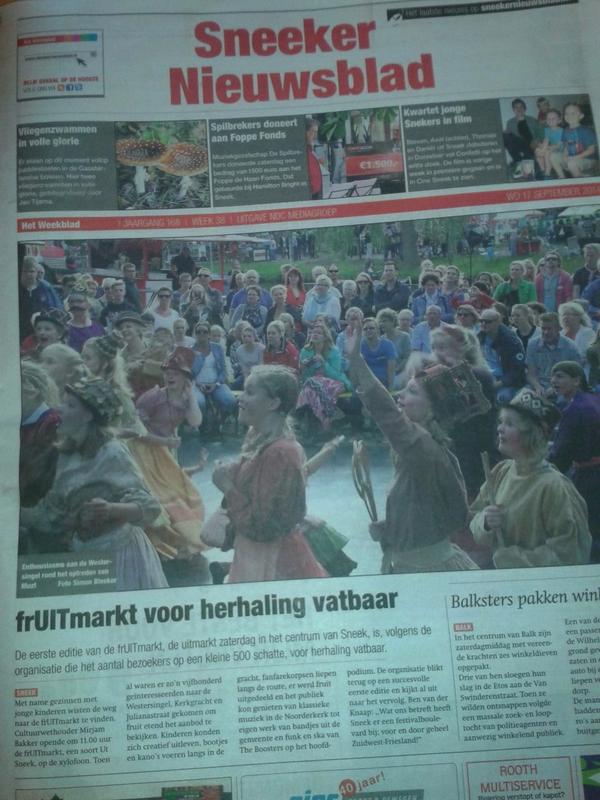 frUITmarkt's tweet photo. Groot op de voorpagina van @SneekerNieuws! #Sneek #MUZT http://t.co/OJK8WKFQYv