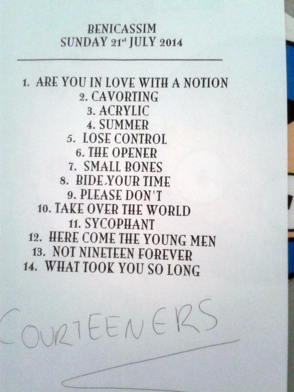 bec_lovesmusic's tweet photo. “@fiberfib: #FIB2014 :: LET THE MUSIC PLAY! :: COURTEENERS @thecourteeners :: SETLIST http://t.co/lCp0F5k61D” this set was amazing