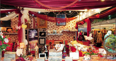 MBCinaWeek's tweet image. أمريكية تنظم معرضًا للتعريف بجمال المملكة في بلادها
 onmbc.net/BDc44 
#MBCinaWeek  #السعودية